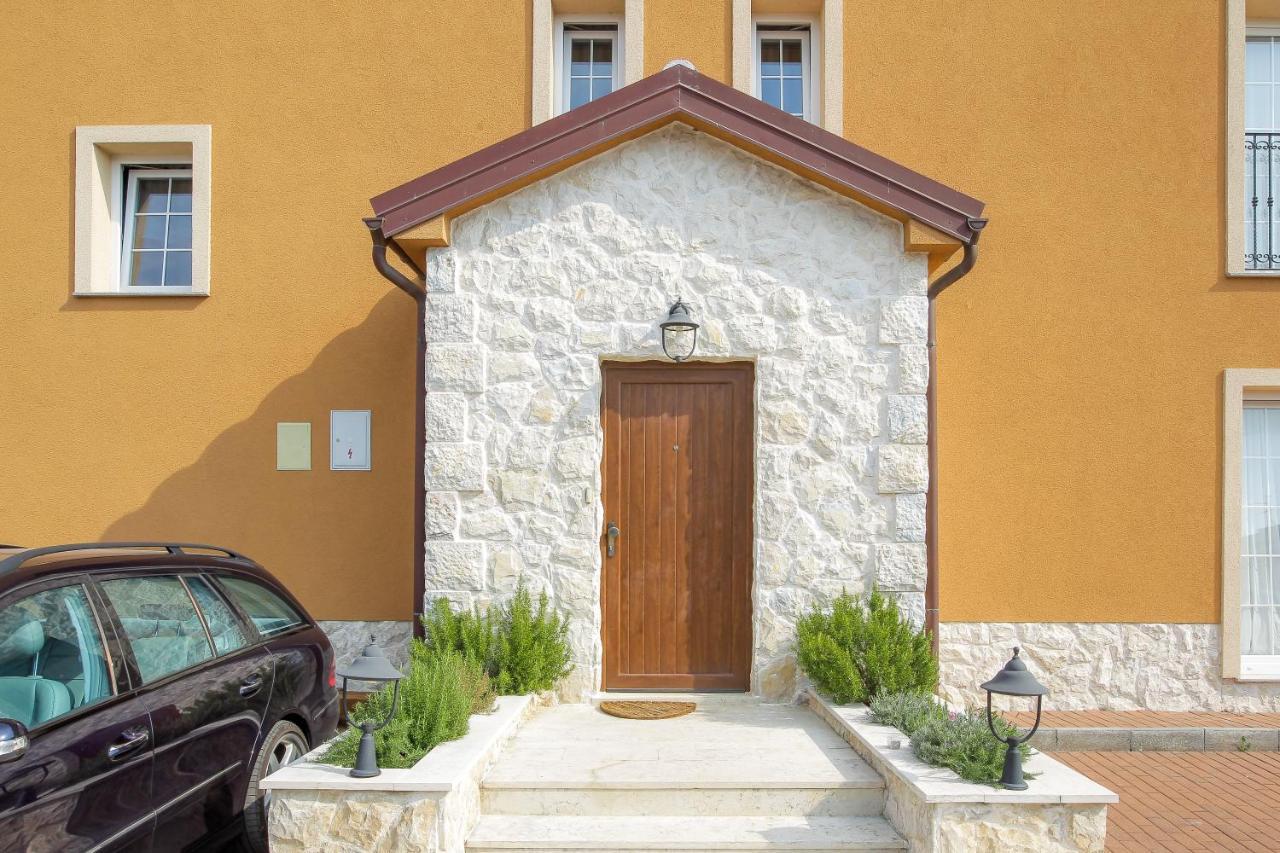 Rougemarin Apartments Biograd Na Moru Esterno foto